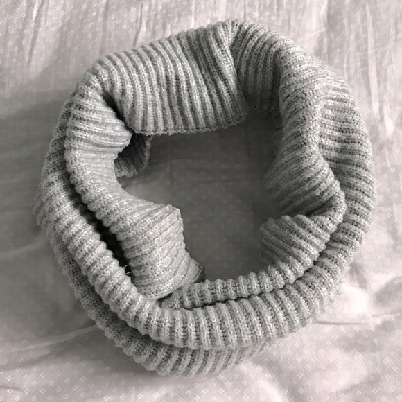 H&M Accessories - H&M Knitted Tube Scarf
